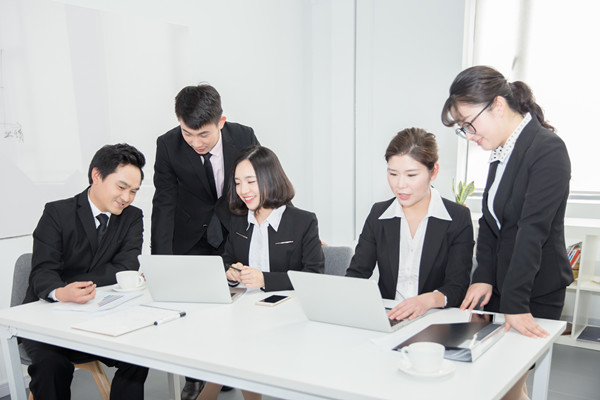 績效評估方法：采用有效的評估方法，確保公平公正