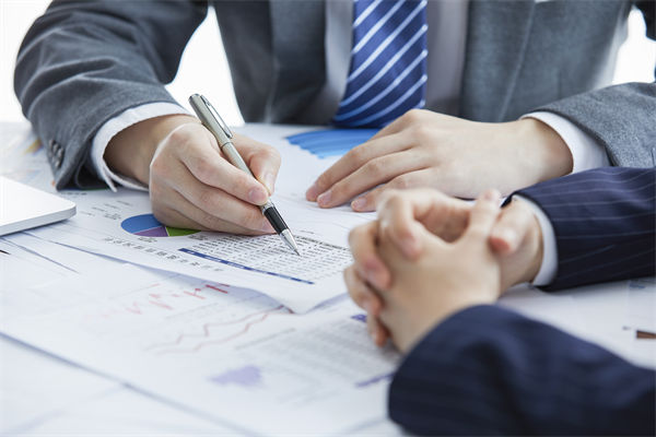 績效導向的預算管理：如何確保企業(yè)預算與KPI掛鉤？