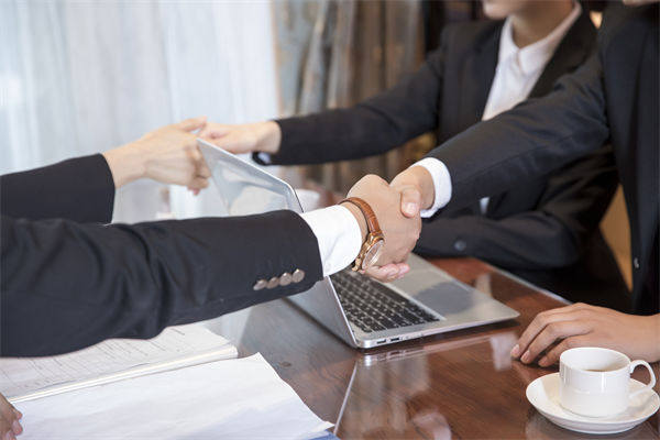 如何通過績效咨詢提升企業(yè)的整體運(yùn)營效率？