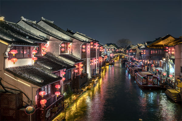 蘇州戰(zhàn)略咨詢公司如何為企業(yè)定制長遠(yuǎn)發(fā)展規(guī)劃？