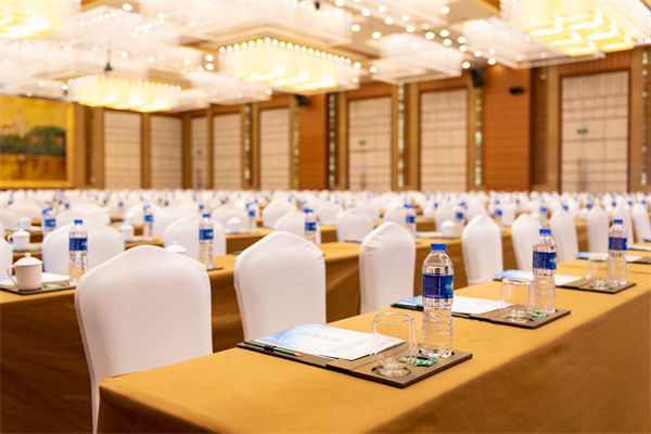 兩會熱議破解企業(yè)“生長痛”，對企業(yè)戰(zhàn)略管理有何啟示？
