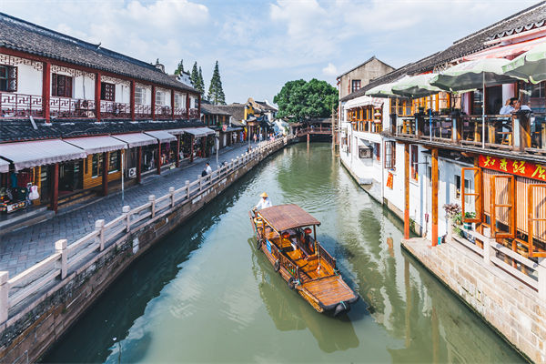 以文化賦能經(jīng)濟(jì)社會發(fā)展，企業(yè)營銷管理對此有何啟發(fā)？