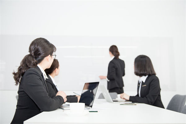員工培訓(xùn)無效、成長慢，人力資源管理怎樣定制高效方案？