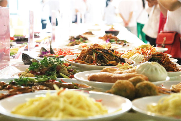 品牌營銷分析：第一批開零食店的人，賺夠千萬離場了